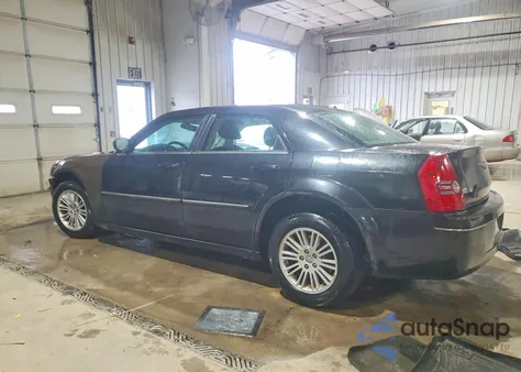 2009 Chrysler 300 Touring z USA, uszkodzony, nr VIN 2C3KA53V49H635097